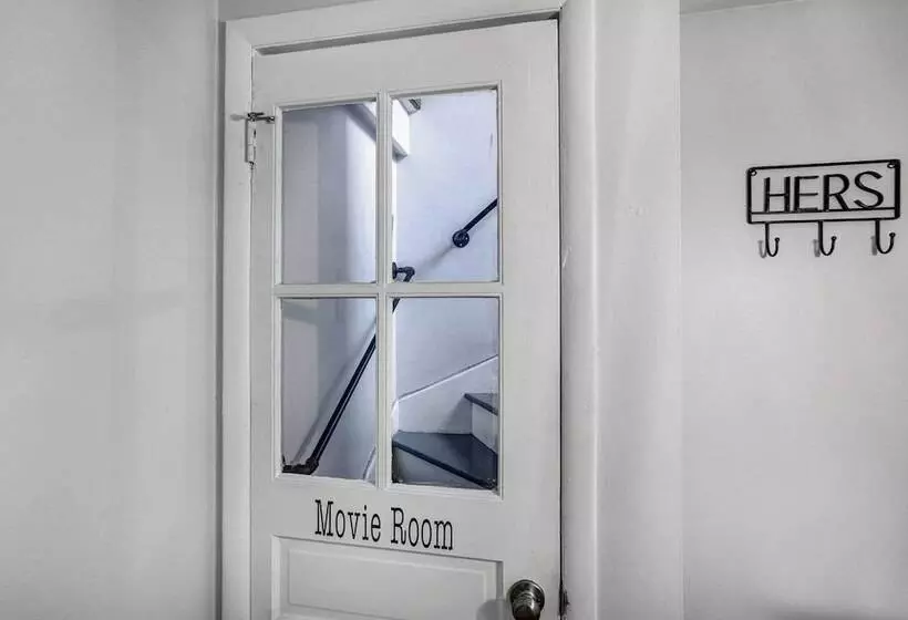 Chic Troy Home Near Downtown, 9 Mi To Albany!