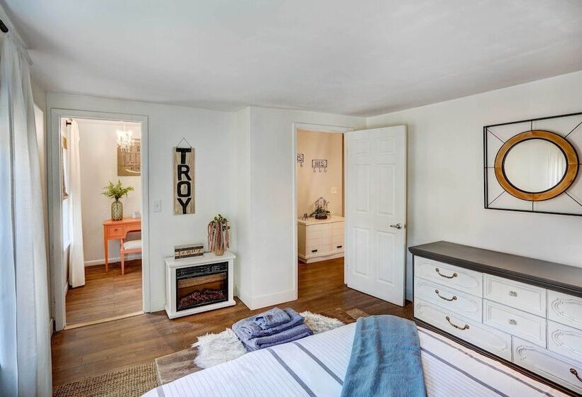Chic Troy Home Near Downtown, 9 Mi To Albany!