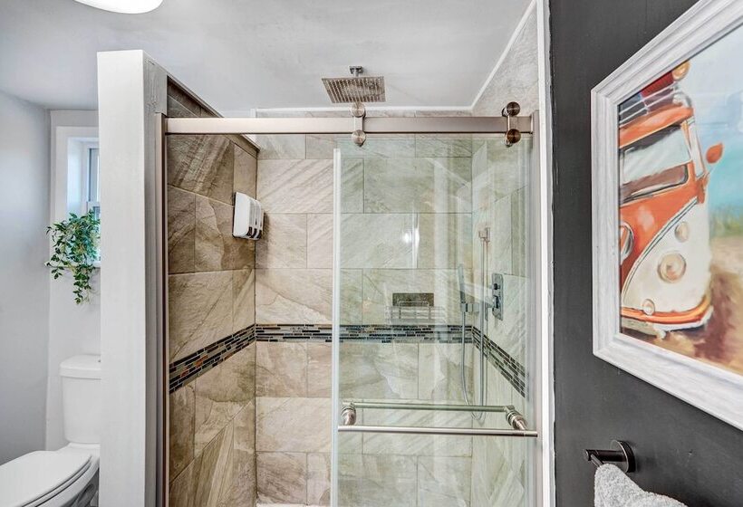 Chic Troy Home Near Downtown, 9 Mi To Albany!