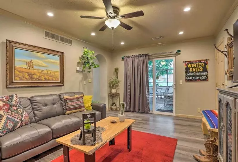 Colorado Cowboy Cottage: 12 Mi To Downtown Denver