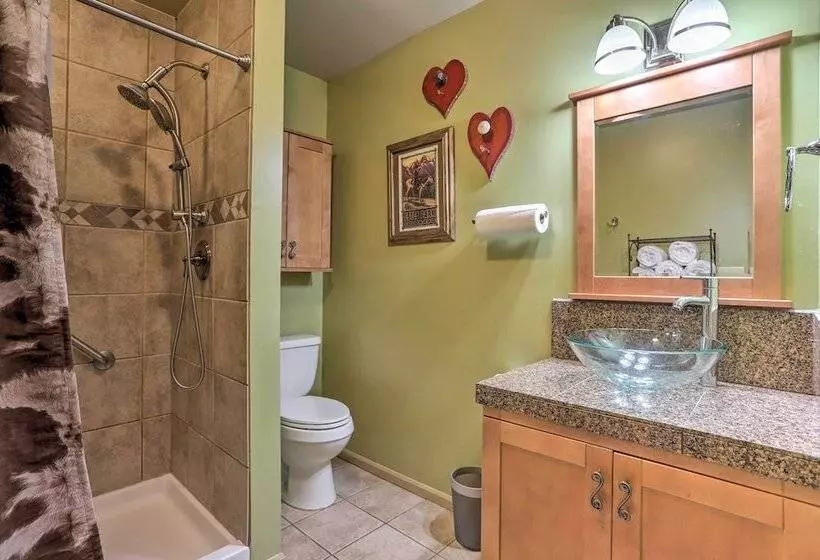 Colorado Cowboy Cottage: 12 Mi To Downtown Denver