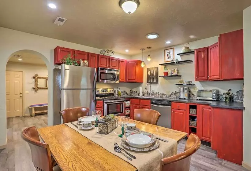 Colorado Cowboy Cottage: 12 Mi To Downtown Denver