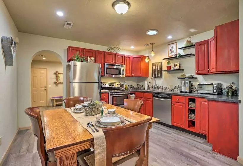 Colorado Cowboy Cottage: 12 Mi To Downtown Denver