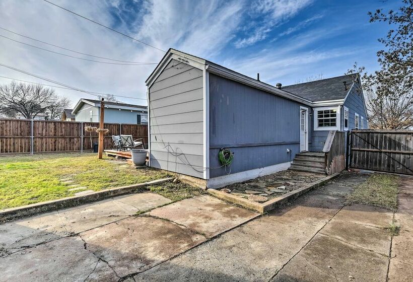 Colorful Fort Worth Home ~ 5 Mi To Downtown