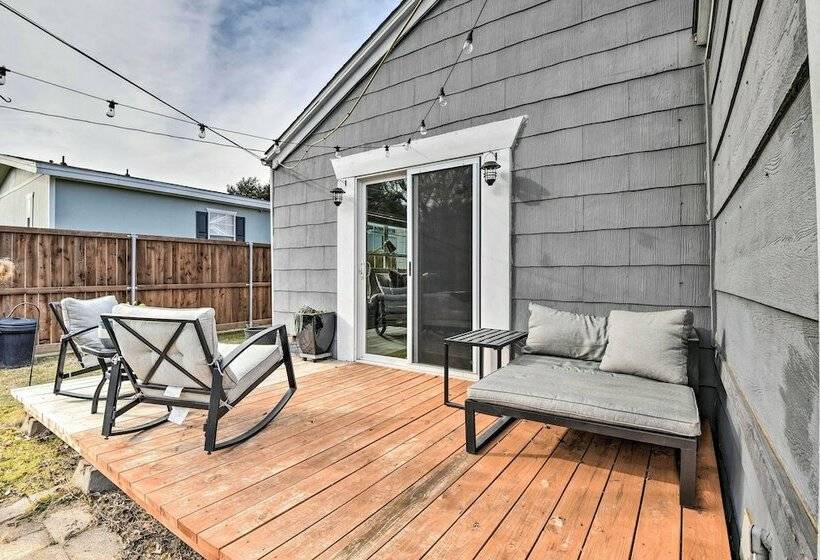 Colorful Fort Worth Home ~ 5 Mi To Downtown