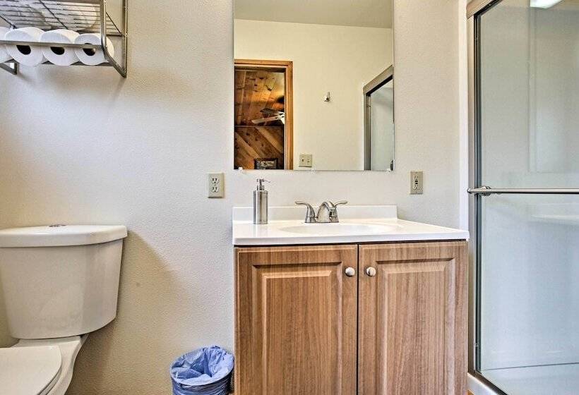 Cozy Home W/ Patio Near Yosemite National Park!