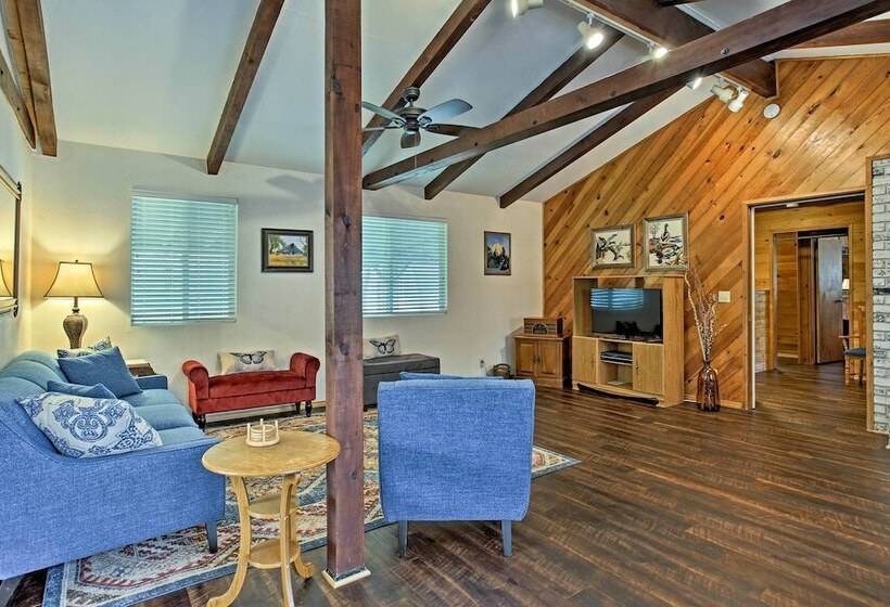 Cozy Home W/ Patio Near Yosemite National Park!