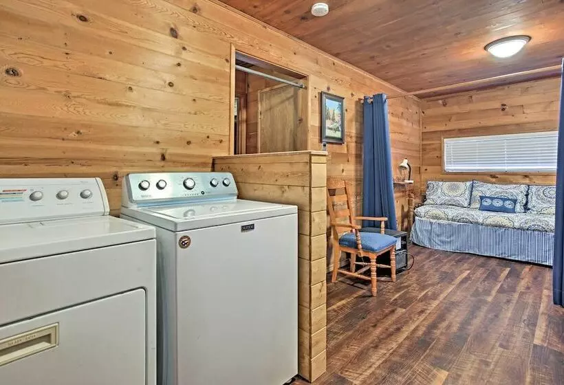 Cozy Home W/ Patio Near Yosemite National Park!