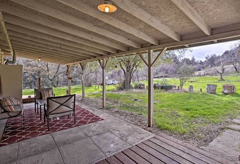 Cozy Home W/ Patio Near Yosemite National Park!
