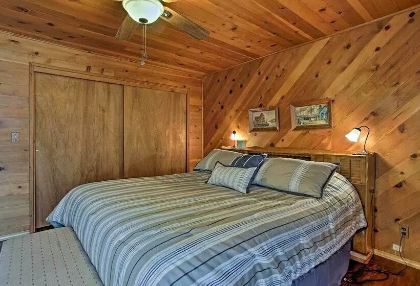 Cozy Home W/ Patio Near Yosemite National Park!