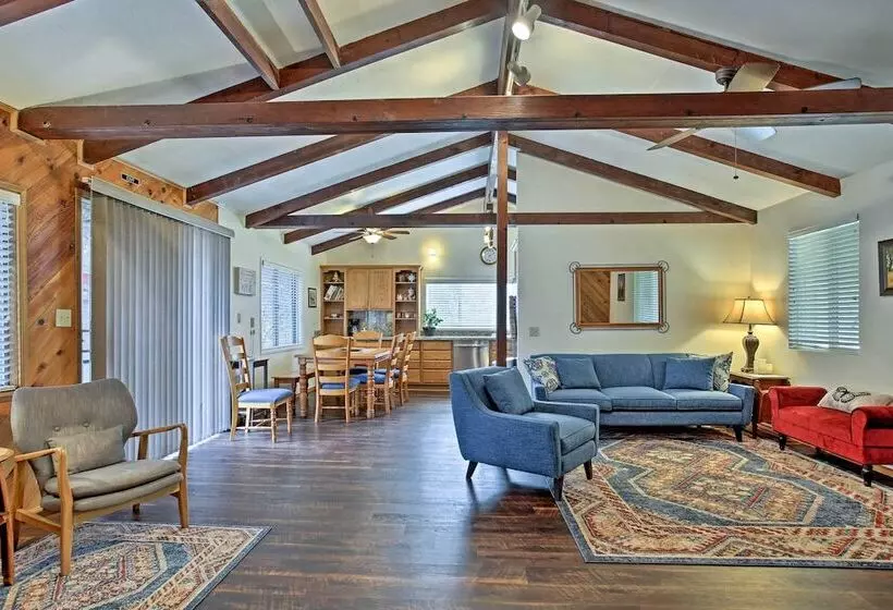 Cozy Home W/ Patio Near Yosemite National Park!