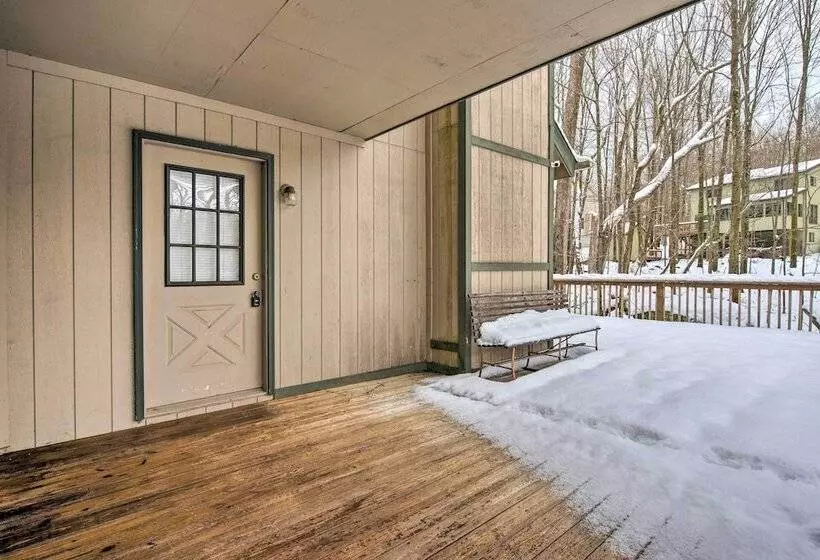 Cozy Lake Ariel Home W/ Community Amenities!