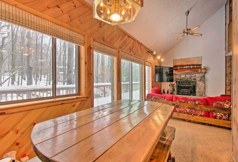 Cozy Lake Ariel Home W/ Community Amenities!