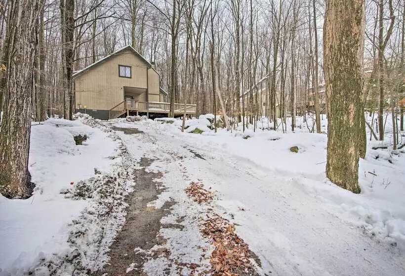 Cozy Lake Ariel Home W/ Community Amenities!