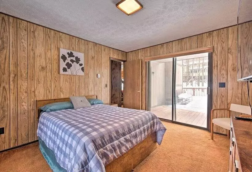 Cozy Lake Ariel Home W/ Community Amenities!