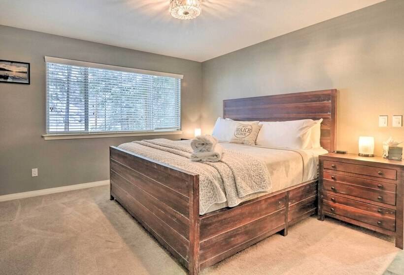 Crystal Bay Home W/ Fireplace Near Ski Resorts