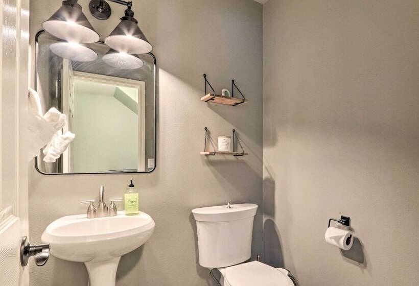 Crystal Bay Home W/ Fireplace Near Ski Resorts