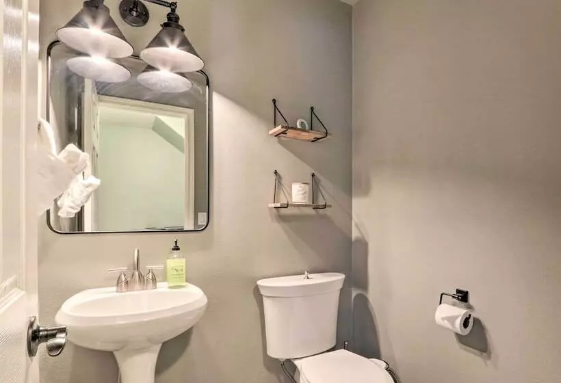 Crystal Bay Home W/ Fireplace Near Ski Resorts