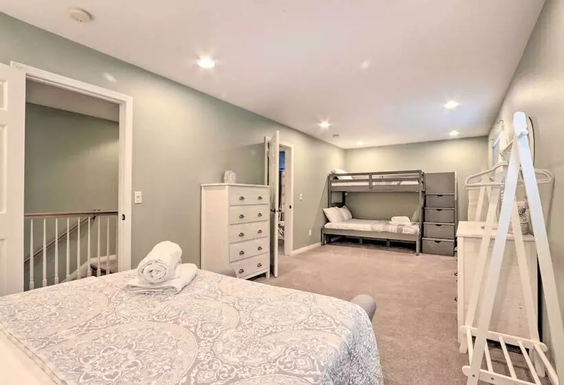 Crystal Bay Home W/ Fireplace Near Ski Resorts