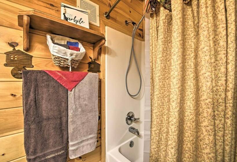 Cubbies Cabin W/ Hot Tub ~ 7 Mi To Dollywood!