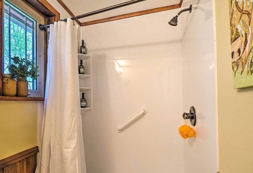 Dreamy Homestead Escape: Patio, Ranch On Site