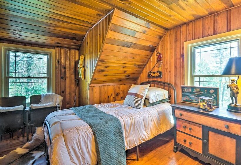 Dreamy Homestead Escape: Patio, Ranch On Site