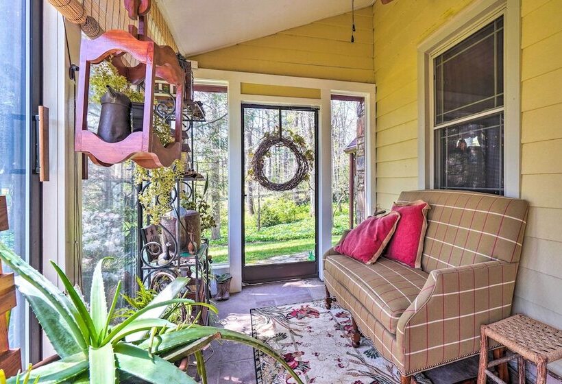 Dreamy Homestead Escape: Patio, Ranch On Site