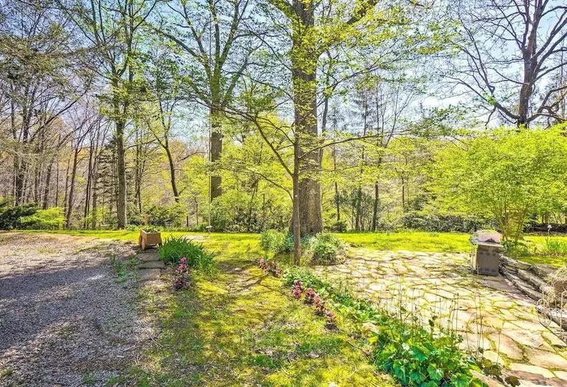 Dreamy Homestead Escape: Patio, Ranch On Site