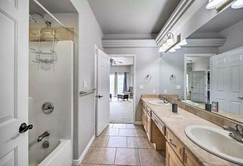 Estate W/ Indoor Pool & Decks ~ 25 Mi To Dtwn