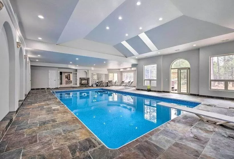 Estate W/ Indoor Pool & Decks ~ 25 Mi To Dtwn