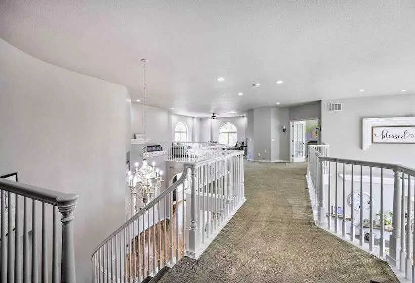 Estate W/ Indoor Pool & Decks ~ 25 Mi To Dtwn