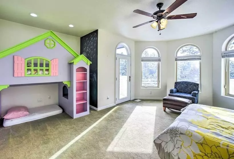 Estate W/ Indoor Pool & Decks ~ 25 Mi To Dtwn