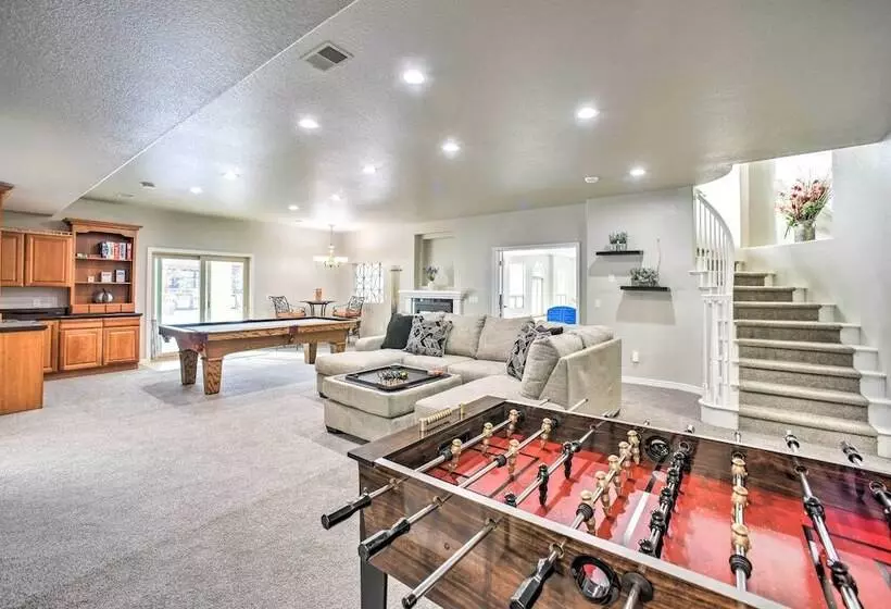 Estate W/ Indoor Pool & Decks ~ 25 Mi To Dtwn