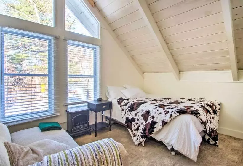 Gilford Cabin   2 Mi To Gunstock Mountain Resort!