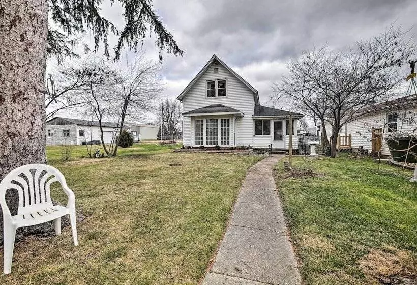 Historic Alexandria Home W/ Private Yard!