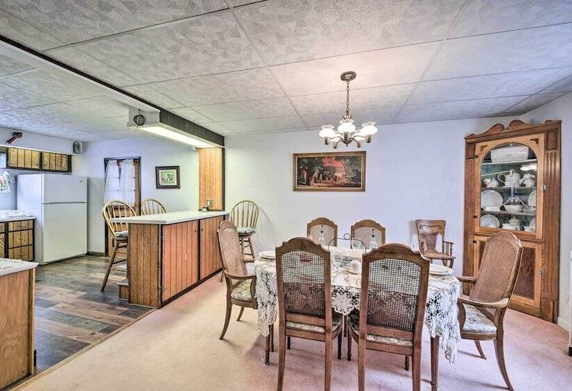 Historic Alexandria Home W/ Private Yard!