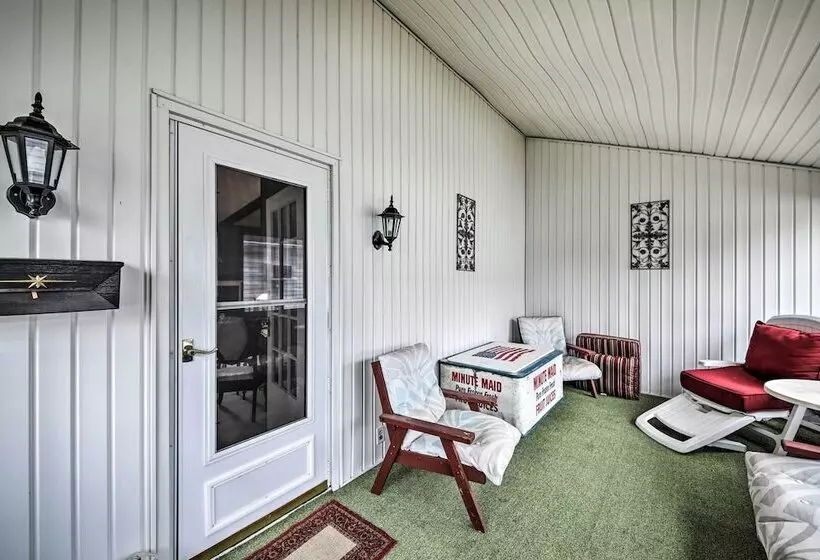 Historic Alexandria Home W/ Private Yard!