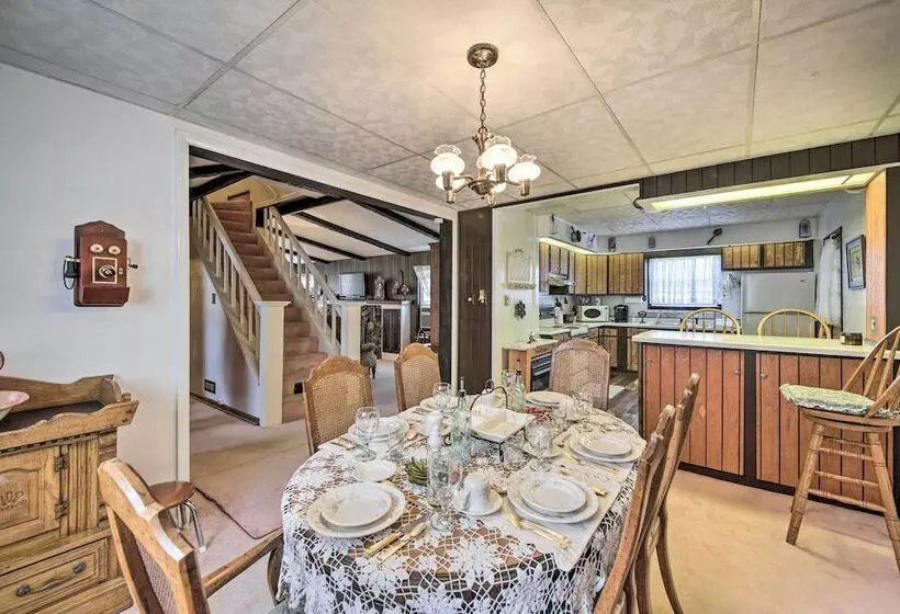 Historic Alexandria Home W/ Private Yard!