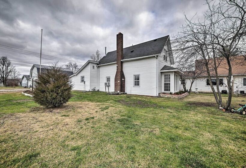 Historic Alexandria Home W/ Private Yard!