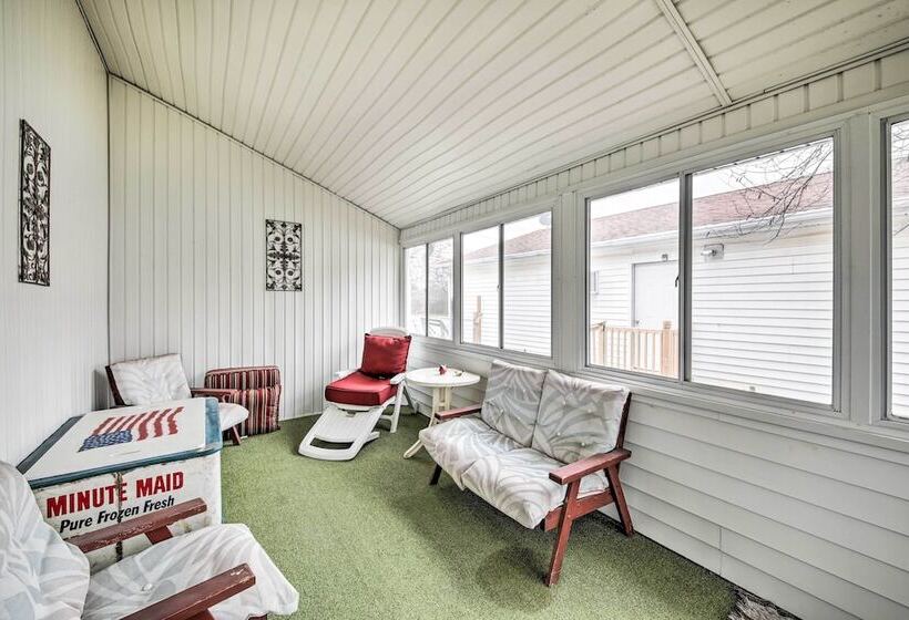 Historic Alexandria Home W/ Private Yard!