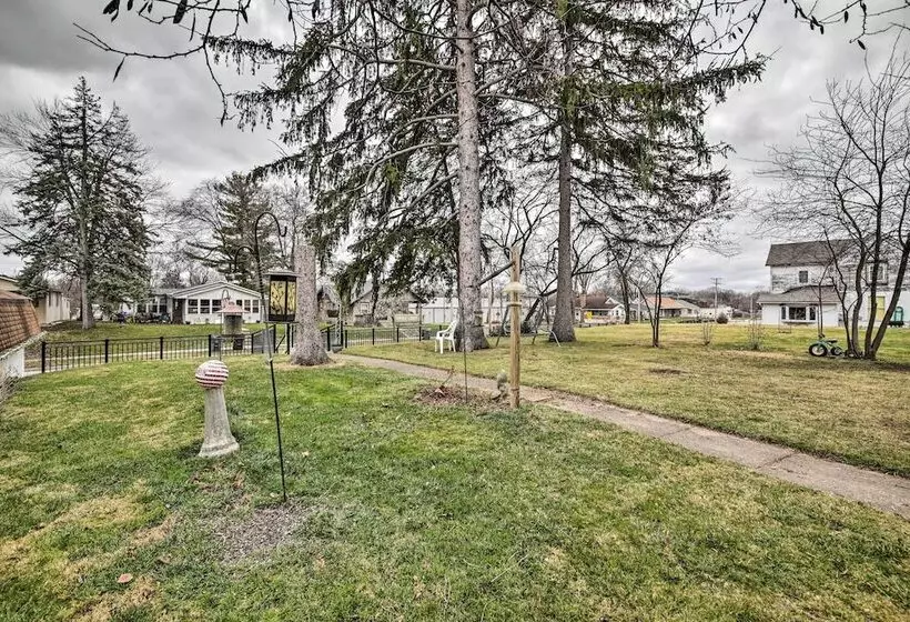 Historic Alexandria Home W/ Private Yard!