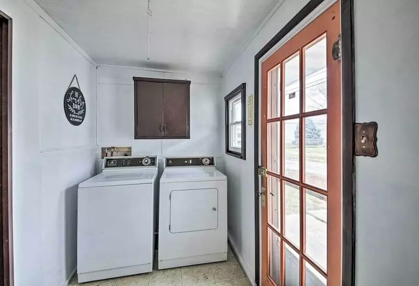 Historic Alexandria Home W/ Private Yard!