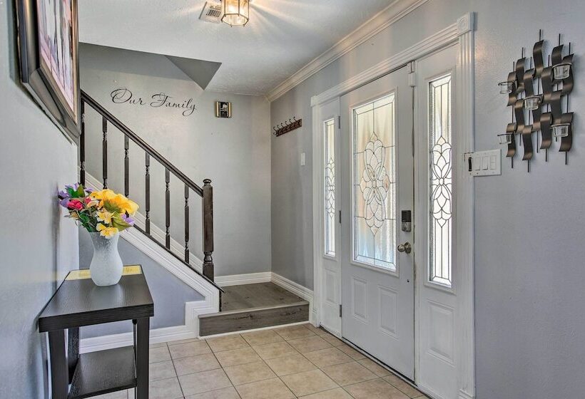 Houston Home With Private Outdoor Pool!