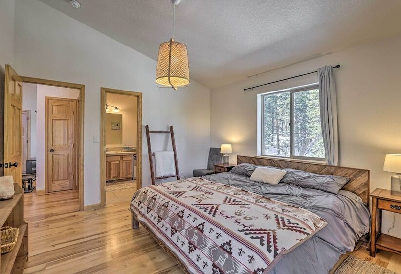 Idyllic Fairplay Cabin W/ Mt Silverheels View