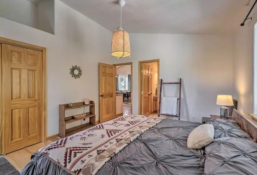 Idyllic Fairplay Cabin W/ Mt Silverheels View
