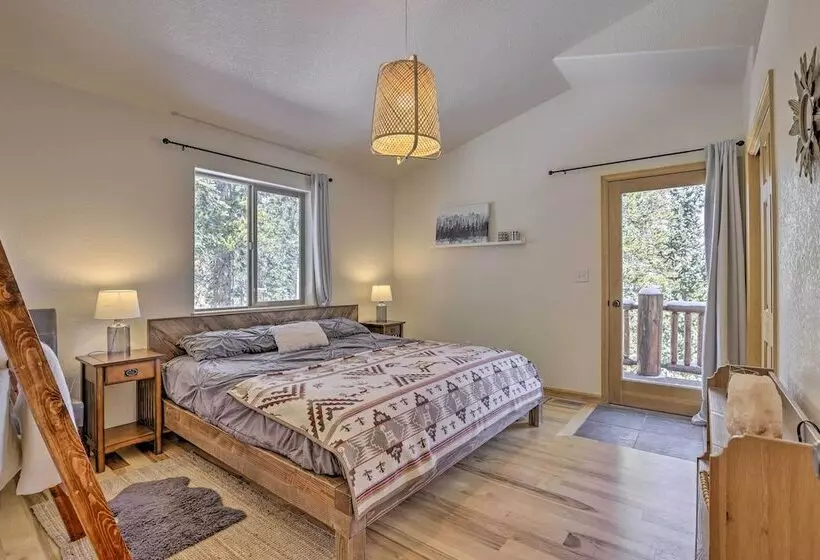 Idyllic Fairplay Cabin W/ Mt Silverheels View