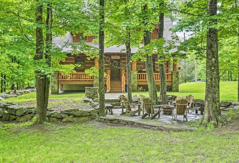 Lake Wallenpaupack Cabin W/ Shared Pool!