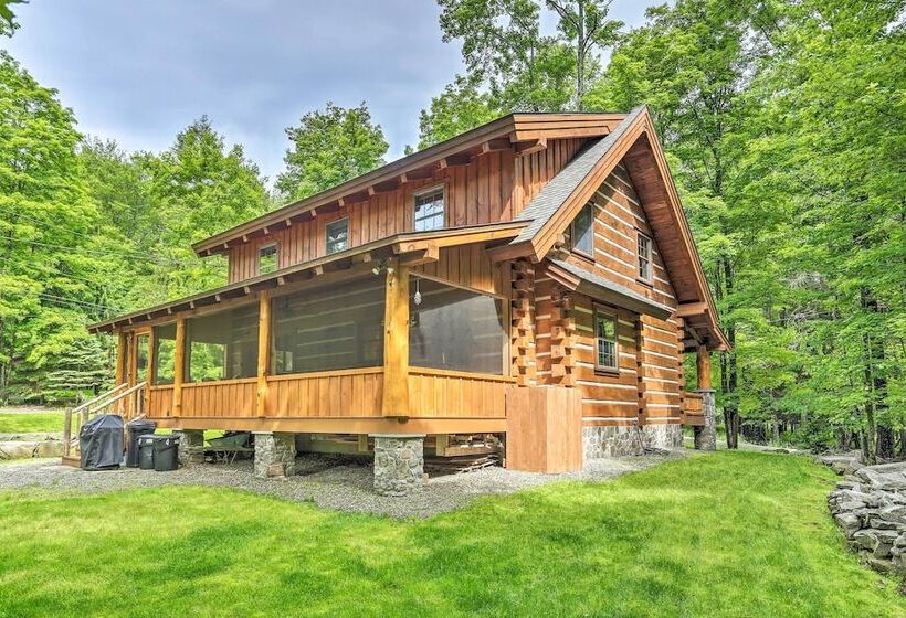 Lake Wallenpaupack Cabin W/ Shared Pool!