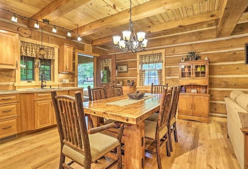 Lake Wallenpaupack Cabin W/ Shared Pool!