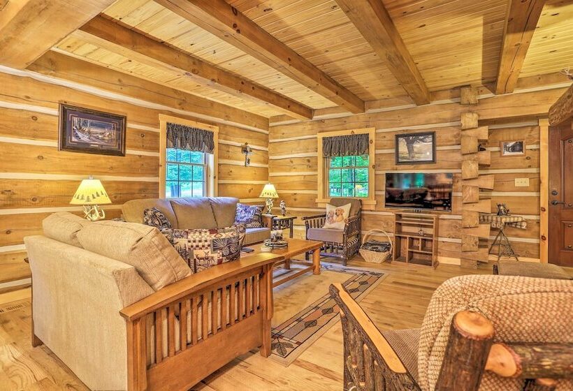 Lake Wallenpaupack Cabin W/ Shared Pool!